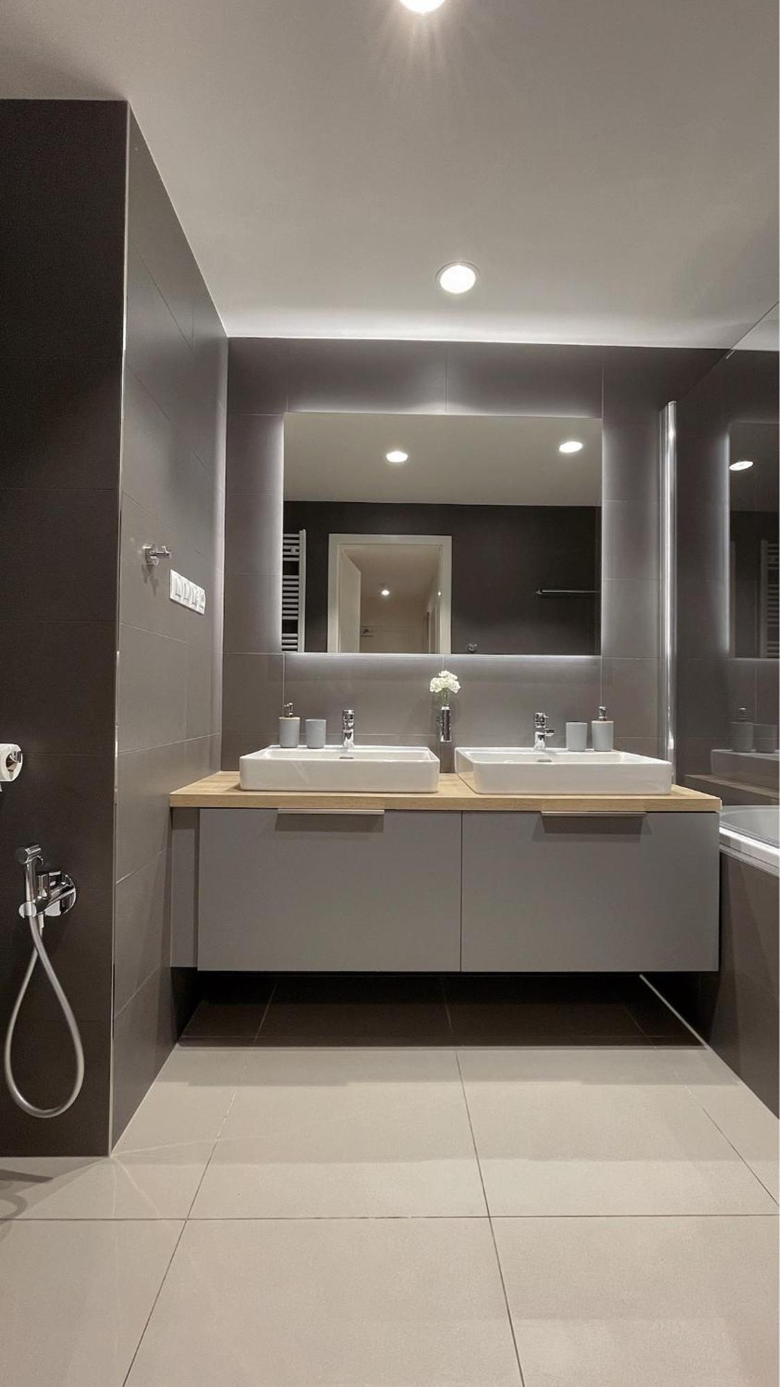 Modern Stylish With Private Garage Praha