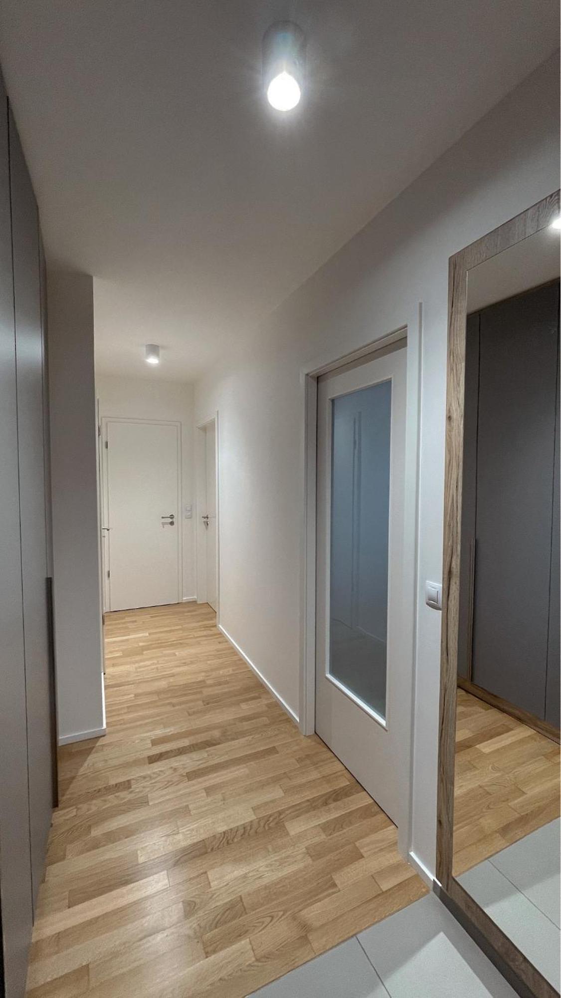 Modern Stylish With Private Garage Apartmán