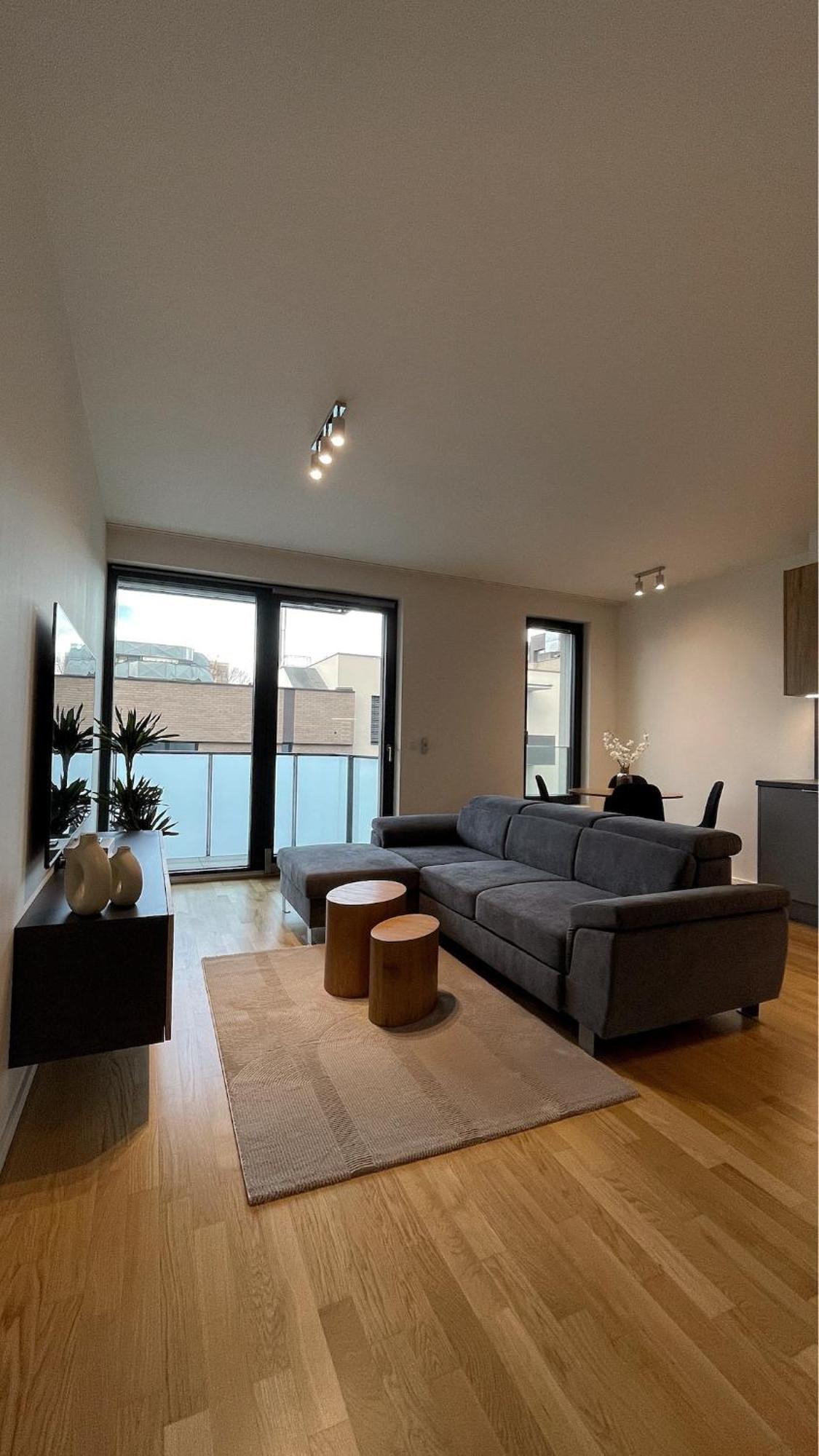 Modern Stylish With Private Garage Apartmán